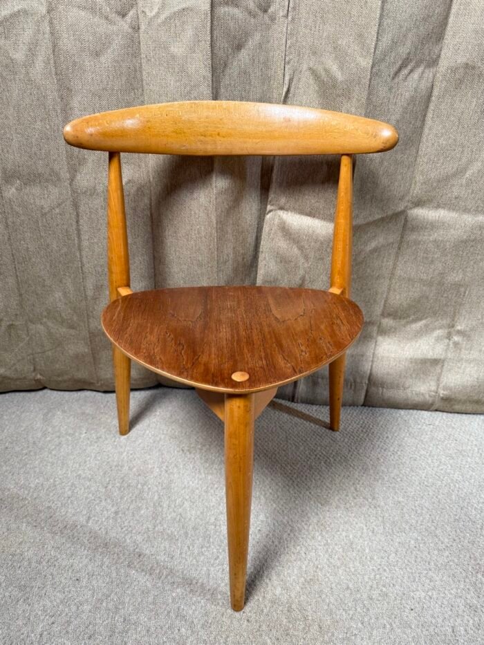 Set of 6 Hans Wegner ‘Heart’ Chairs for Fritz Hansen, Danish Mid-Century Modern. - Image 4