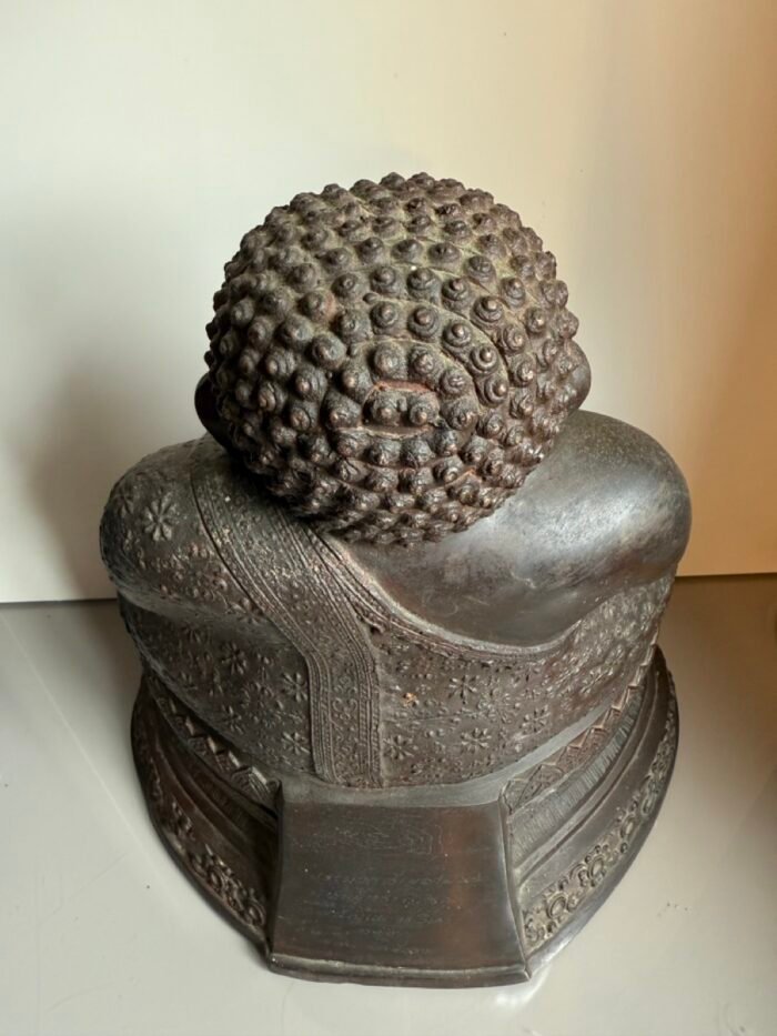 Large Seated Thai Bronze Buddha with Robe Detailing and Inscription - Image 5